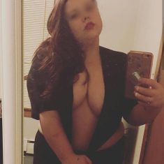 Megane brune BBW chaude pour flirt sexy Morlaix